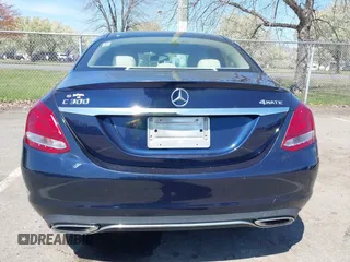 2015 Mercedes-Benz C 300 with VIN 55SWF4JB7FU059751, listed as a IAAI auction lot 42039373 with 59,625 mi miles and . Bid and sale history available at DreamBid. Image 16.