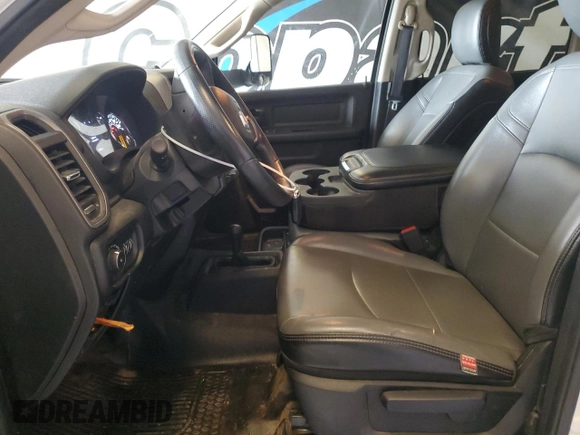 2020 Ram 2500 Tradesman z VIN 3C6UR5HJ1LG111844, wystawiony jako Copart lot #52604845 z przebiegiem 228 392 mil mil oraz Szkoda całkowita • Salvage title. Historia ofert i sprzedaży dostępna na DreamBid. Obrazek 7.