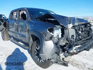 2017 Toyota Tacoma SR5 with VIN 3TMDZ5BN1HM021199, listed as a IAAI auction lot 41387400 with 93,392 mi miles. Bid and sale history available at carsss.com. Image 6.