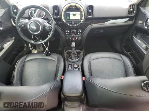 2019 MINI Countryman Cooper with VIN WMZYV5C51K3F58680, listed as a Copart auction lot 67230974 with 58,029 mi miles and Salvage Title. Bid and sale history available at carsss.com. Image 8.