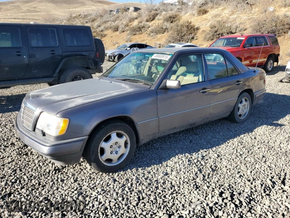 1995 Mercedes-Benz 400 with VIN WDBEA34E1SC269568, listed as a Copart auction lot 49800915 with 171,214 mi miles and Salvage Title. Bid and sale history available at carsss.com. Image 1.