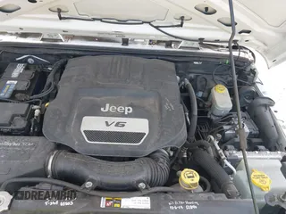 2014 Jeep Wrangler Unlimited Sport z VIN 1C4BJWDG6EL115627, wystawiony jako IAAI lot #42245390 z przebiegiem 121 944 mil mil oraz . Historia ofert i sprzedaży dostępna na DreamBid. Obrazek 10.