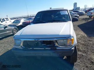 1998 Mercury Mountaineer with VIN 4M2ZU55P3WUJ48489, listed as a IAAI auction lot 41368722 with 202,627 mi miles. Bid and sale history available at carsss.com. Image 13.
