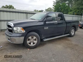 2018 Ram 1500 Tradesman z VIN 1C6RR6FG0JS340105, wystawiony jako Copart lot #53948585 z przebiegiem 55 855 mil mil oraz Szkoda całkowita • Salvage title. Historia ofert i sprzedaży dostępna na DreamBid. Obrazek 1.