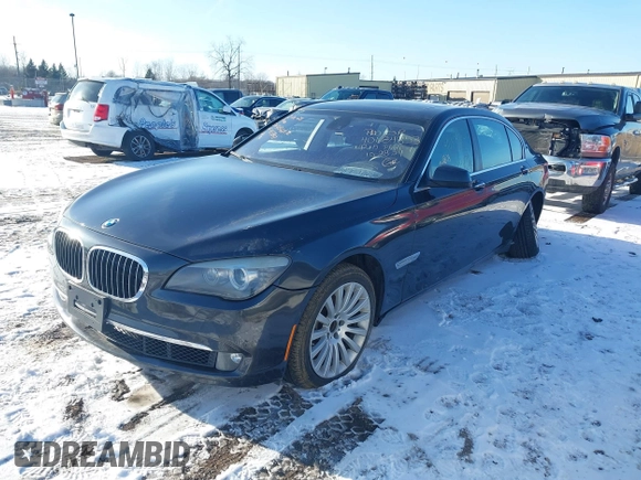 2012 BMW 7 Series 750Li xDrive с VIN WBAKC8C51CC437897, выставлен на аукционе IAAI как лот 41542970 с пробегом 133 864 миль миль и . История ставок и продаж доступна на DreamBid. Изображение 2.