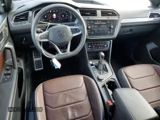 2023 Volkswagen Tiguan SEL R-Line z VIN 3VV4B7AX8PM040917, wystawiony jako Copart lot #84402084 z przebiegiem 6 905 mil mil oraz Szkoda całkowita • Salvage title. Historia ofert i sprzedaży dostępna na DreamBid. Obrazek 8.