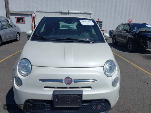2014 FIAT 500e z VIN 3C3CFFGE3ET291138, wystawiony jako IAAI lot #42712724 z przebiegiem 86 000 mil mil oraz . Historia ofert i sprzedaży dostępna na DreamBid. Obrazek 6.