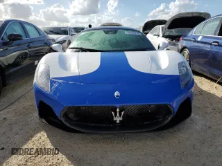 2023 Maserati MC20 z VIN ZAMBMRAB5P0413183, wystawiony jako Copart lot #75189174 z przebiegiem Nie podano mil oraz Nie do naprawy • Non repairable. Historia ofert i sprzedaży dostępna na DreamBid. Obrazek 5.