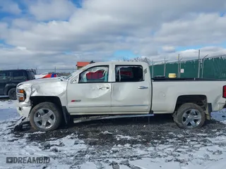 2015 Chevrolet Silverado 1500 LT with VIN 3GCUKREC7FG426159, listed as a IAAI auction lot 40960152 with 120,107 mi miles. Bid and sale history available at carsss.com. Image 14.