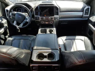 2022 Ford F-350 XL z VIN 1FT8W3BT5NEC65985, wystawiony jako Copart lot #55694915 z przebiegiem 52 286 mil mil oraz Szkoda całkowita • Salvage title. Historia ofert i sprzedaży dostępna na DreamBid. Obrazek 8.