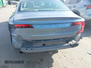 2018 Volvo S90 Momentum z VIN LVY982AK0JP007222, wystawiony jako IAAI lot #42024457 z przebiegiem 134 281 mil mil oraz . Historia ofert i sprzedaży dostępna na DreamBid. Obrazek 6.
