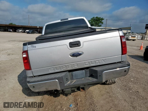 2015 Ford F-250 Lariat z VIN 1FT7W2BTXFEB49818, wystawiony jako Copart lot #59236865 z przebiegiem 109 897 mil mil oraz Szkoda całkowita • Salvage title. Historia ofert i sprzedaży dostępna na DreamBid. Obrazek 6.