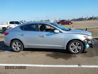 2013 Acura ILX with VIN 19VDE1F32DE014675, listed as a IAAI auction lot 41867371 with 177,361 mi miles. Bid and sale history available at carsss.com. Image 14.