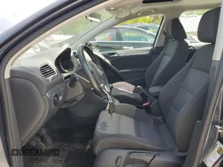 2013 Volkswagen Golf TDI w/Sunroof & Nav z VIN WVWNM7AJ9DW125303, wystawiony jako Copart lot #57137025 z przebiegiem 68 021 mil mil oraz Czysty tytuł • Clean title. Historia ofert i sprzedaży dostępna na DreamBid. Obrazek 7.