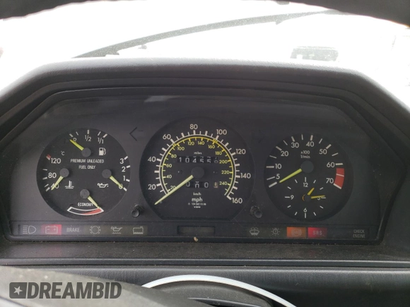 1988 Mercedes-Benz 300 with VIN WDBEA50D4JA612702, listed as a Copart auction lot 54090305 with 104,558 mi miles and Clean Title. Bid and sale history available at DreamBid. Image 9.