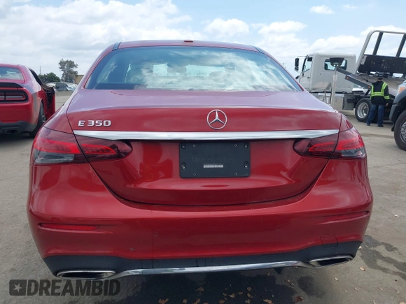 2021 Mercedes-Benz E 350 with VIN W1KZF8DB1MA977976, listed as a IAAI auction lot 42130835 with 30,584 mi miles and . Bid and sale history available at DreamBid. Image 17.