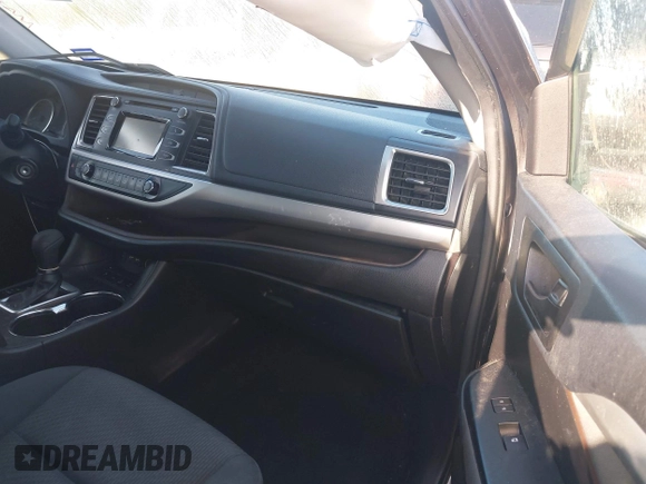 2019 Toyota Highlander LE с VIN 5TDBZRFH6KS945258, выставлен на аукционе IAAI как лот 41979698 с пробегом 122 624 миль миль и . История ставок и продаж доступна на DreamBid. Изображение 5.