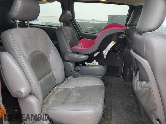 2004 Chrysler Town & Country Limited with VIN 2C8GP64L14R576160, listed as a Copart auction lot 45707375 with 214,422 mi miles and Salvage Title. Bid and sale history available at DreamBid. Image 11.