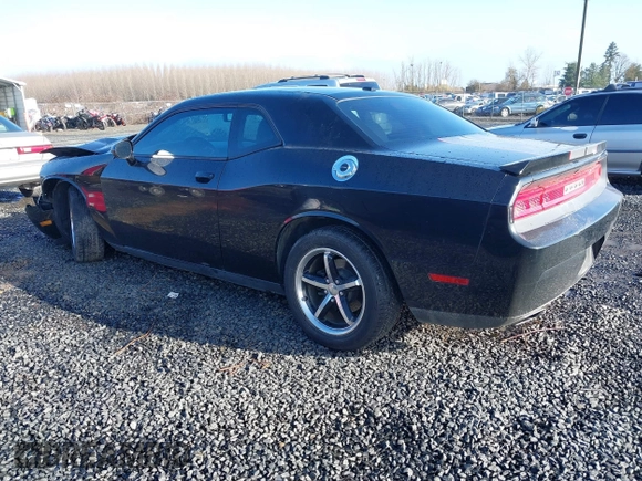 2011 Dodge Challenger z VIN 2B3CJ4DG2BH569764, wystawiony jako IAAI lot #41652462 z przebiegiem 138 057 mil mil oraz . Historia ofert i sprzedaży dostępna na DreamBid. Obrazek 3.