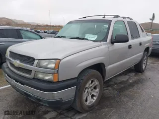 2005 Chevrolet Avalanche LS with VIN 3GNEC12Z05G163675, listed as a IAAI auction lot 41461801 with 430,784 mi miles. Bid and sale history available at carsss.com. Image 2.