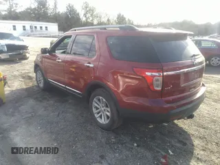 2014 Ford Explorer XLT with VIN 1FM5K7D89EGB61398, listed as a IAAI auction lot 41652715 with 180,785 mi miles. Bid and sale history available at carsss.com. Image 3.