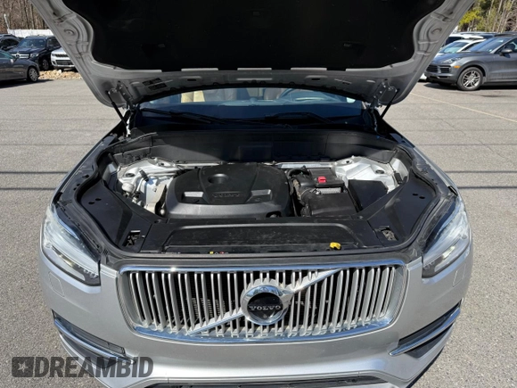 2016 Volvo XC90 T6 Inscription with VIN YV4A22PL0G1037674, listed as a Copart auction lot 51749095 with 177,202 mi miles and Clean Title. Bid and sale history available at carsss.com. Image 8.