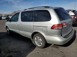 2002 Toyota Sienna LE with VIN 4T3ZF13C12U501575, listed as a Copart auction lot 49930145 with 247,327 mi miles and Clean Title. Bid and sale history available at carsss.com. Image 2.