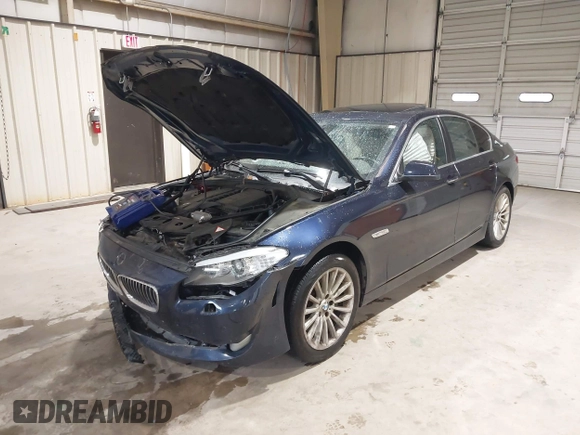 2011 BMW 5 Series 535i z VIN WBAFR7C55BC606991, wystawiony jako IAAI lot #42249804 z przebiegiem 47 417 mil mil oraz . Historia ofert i sprzedaży dostępna na DreamBid. Obrazek 2.