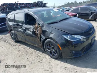 2019 Chrysler Pacifica Limited 35th Anniversary with VIN 2C4RC1GG3KR617683, listed as a IAAI auction lot 41661949 with 79,779 mi miles and . Bid and sale history available at DreamBid. Image 1.