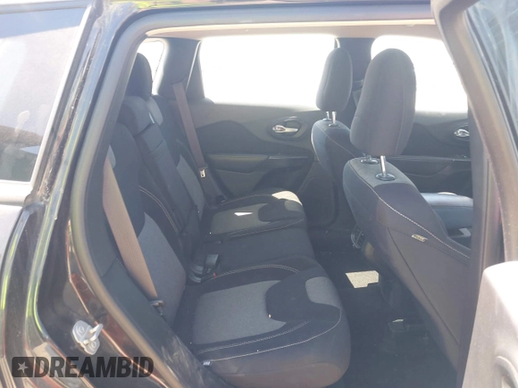 2015 Jeep Cherokee Sport z VIN 1C4PJMAB5FW533924, wystawiony jako IAAI lot #42245990 z przebiegiem 202 480 mil mil oraz . Historia ofert i sprzedaży dostępna na DreamBid. Obrazek 8.
