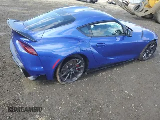 2023 Toyota Supra 3.0 z VIN WZ1DB0G02PW059707, wystawiony jako Copart lot #69791693 z przebiegiem 7559 mil mil oraz . Historia ofert i sprzedaży dostępna na DreamBid. Obrazek 3.