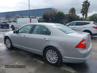 2010 Ford Fusion Hybrid with VIN 3FADP0L31AR406458, listed as a IAAI auction lot 41802042 with 225,678 mi miles. Bid and sale history available at carsss.com. Image 3.