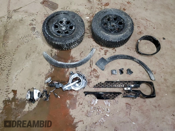2023 Ford Bronco z VIN 1FMEE5DP1PLB74756, wystawiony jako Copart lot #46458355 z przebiegiem 23 744 mil mil oraz Szkoda całkowita • Salvage title. Historia ofert i sprzedaży dostępna na DreamBid. Obrazek 13.