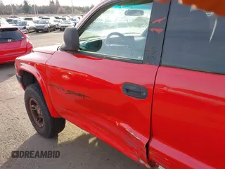 1999 Dodge Dakota SLT with VIN 1B7GG22XXXS290116, listed as a IAAI auction lot 41372636 with 132,112 mi miles and . Bid and sale history available at carsss.com. Image 17.