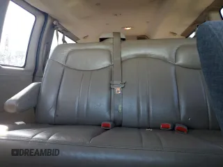 2008 Chevrolet Express Passenger z VIN 1GAGG25KX81133217, wystawiony jako Copart lot #73503214 z przebiegiem 323 605 mil mil oraz Czysty tytuł • Clean title. Historia ofert i sprzedaży dostępna na DreamBid. Obrazek 10.