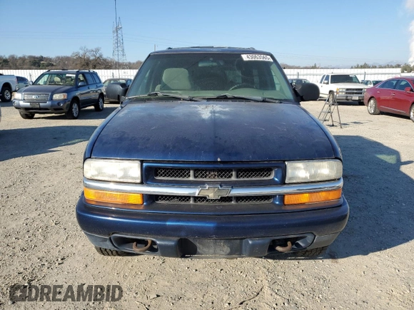 2000 Chevrolet Blazer LS z VIN 1GNCT18W8YK234090, wystawiony jako Copart lot #43063565 z przebiegiem 96 942 mil mil oraz Czysty tytuł • Clean title. Historia ofert i sprzedaży dostępna na DreamBid. Obrazek 5.