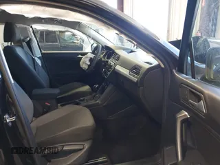 2021 Volkswagen Tiguan S with VIN 3VV0B7AX8MM020189, listed as a IAAI auction lot 42615767 with 70,294 mi miles and . Bid and sale history available at DreamBid. Image 5.