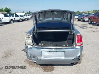 2014 Chrysler 300 z VIN 2C3CCAAG8EH161922, wystawiony jako IAAI lot #42195441 z przebiegiem 117 059 mil mil oraz . Historia ofert i sprzedaży dostępna na DreamBid. Obrazek 16.