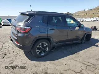 2018 Jeep Compass Trailhawk z VIN 3C4NJDDB0JT130449, wystawiony jako Copart lot #57486015 z przebiegiem 87 318 mil mil oraz Szkoda całkowita • Salvage title. Historia ofert i sprzedaży dostępna na DreamBid. Obrazek 3.