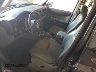 2006 Jeep Commander z VIN 1J8HG48N16C245802, wystawiony jako Copart lot #58683815 z przebiegiem 138 872 mil mil oraz Szkoda całkowita • Salvage title. Historia ofert i sprzedaży dostępna na DreamBid. Obrazek 7.