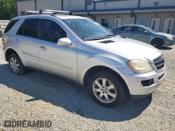2006 Mercedes-Benz M 350 with VIN 4JGBB86E86A010441, listed as a Copart auction lot 54656245 with 236,121 mi miles and Salvage Title. Bid and sale history available at DreamBid. Image 4.