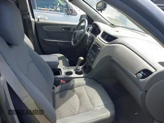 2015 Chevrolet Traverse LS z VIN 1GNKRFED1FJ152781, wystawiony jako IAAI lot #42279336 z przebiegiem 131 491 mil mil oraz . Historia ofert i sprzedaży dostępna na DreamBid. Obrazek 5.