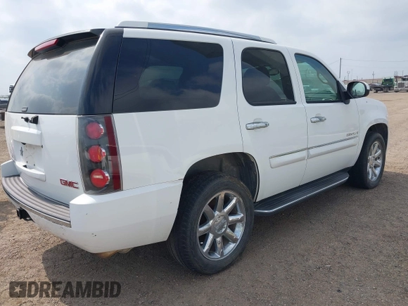 2007 GMC Yukon Denali z VIN 1GKFK63807J246645, wystawiony jako IAAI lot #42290133 z przebiegiem 187 480 mil mil oraz . Historia ofert i sprzedaży dostępna na DreamBid. Obrazek 4.