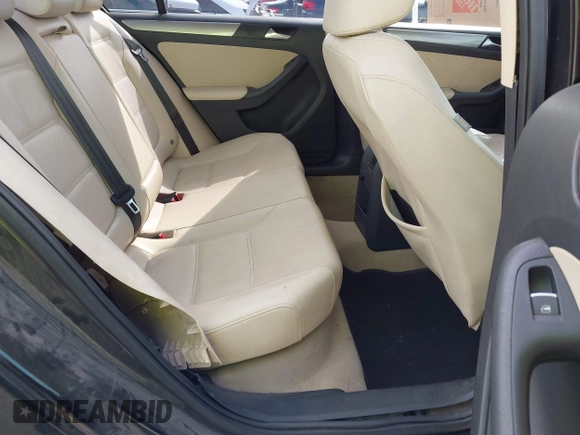 2015 Volkswagen Jetta SE with VIN 3VWD07AJ7FM306911, listed as a IAAI auction lot 42173985 with 143,111 mi miles and . Bid and sale history available at DreamBid. Image 8.