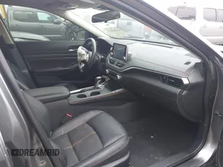 2022 Nissan Altima SR z VIN 1N4BL4CV7NN420272, wystawiony jako IAAI lot #41445103 z przebiegiem 48 685 mil mil oraz . Historia ofert i sprzedaży dostępna na DreamBid. Obrazek 5.