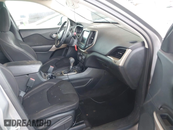 2017 Jeep Cherokee Latitude with VIN 1C4PJMCS4HW665167, listed as a IAAI auction lot 42054133 with 77,361 mi miles and . Bid and sale history available at DreamBid. Image 5.