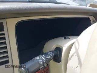 2004 Lincoln Navigator Luxury z VIN 5LMFU28R74LJ01322, wystawiony jako IAAI lot #42350030 z przebiegiem Nie podano mil oraz . Historia ofert i sprzedaży dostępna na DreamBid. Obrazek 7.