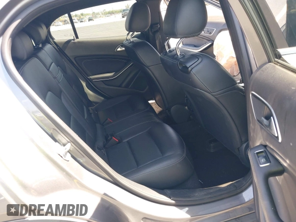 2016 Mercedes-Benz GLA 250 z VIN WDCTG4EB4GJ205894, wystawiony jako IAAI lot #42220581 z przebiegiem 82 316 mil mil oraz . Historia ofert i sprzedaży dostępna na DreamBid. Obrazek 8.