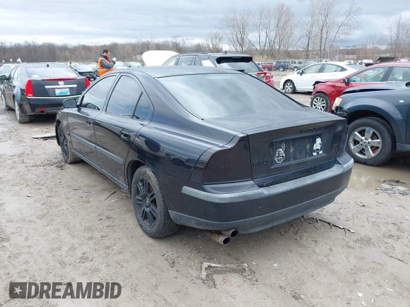 2004 Volvo S60 with VIN YV1RH59H542378132, listed as a IAAI auction lot 41919433 with 128,608 mi miles. Bid and sale history available at carsss.com. Image 3.