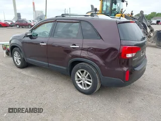 2014 Kia Sorento LX z VIN 5XYKT4A69EG510648, wystawiony jako IAAI lot #42361155 z przebiegiem 254 560 mil mil oraz . Historia ofert i sprzedaży dostępna na DreamBid. Obrazek 3.